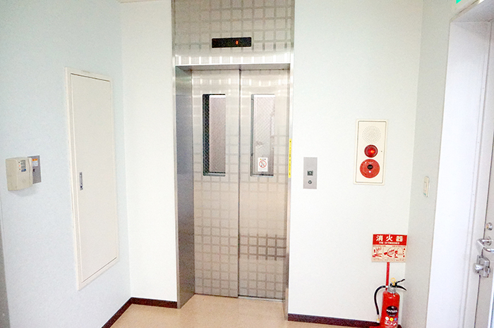 2回検査室へは、エレベーターをご利用ください。